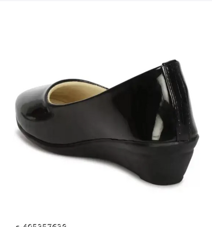 Unique Fashionable Women's Daily Use Stylish Bellies Or Ballerinas