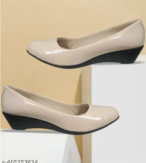 Unique Fashionable Women's Daily Use Stylish Bellies Or Ballerinas
